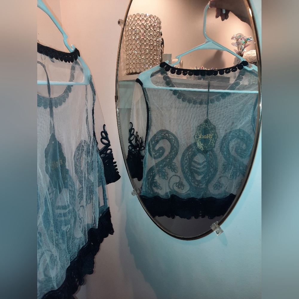 black sheer mesh crop top🖤 - Picture 4 of 8